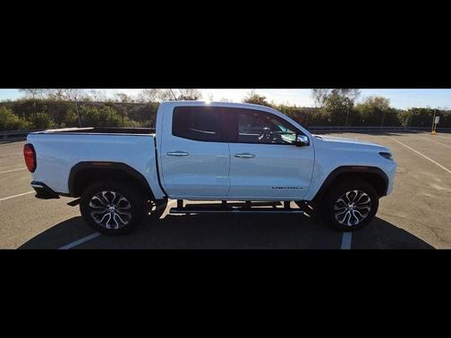 2023 GMC Canyon Denali