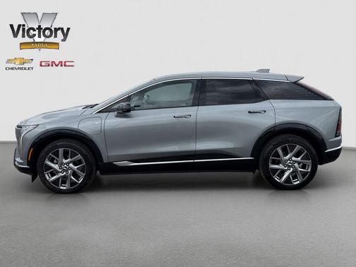 Argent Silver Metallic 2025 Cadillac OPTIQ Luxury 1 AWD