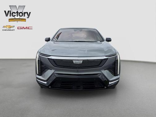 Argent Silver Metallic 2025 Cadillac OPTIQ Luxury 1 AWD