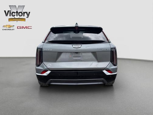 Argent Silver Metallic 2025 Cadillac OPTIQ Luxury 1 AWD