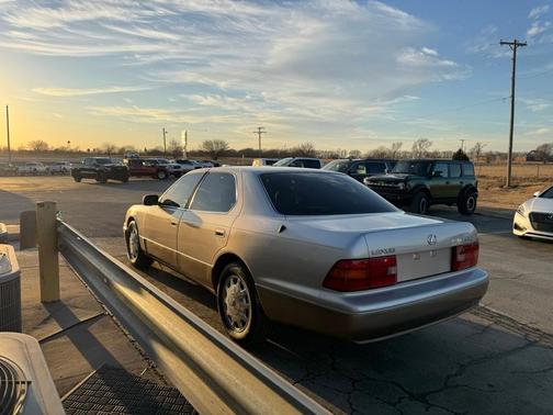1996 Lexus LS 400 