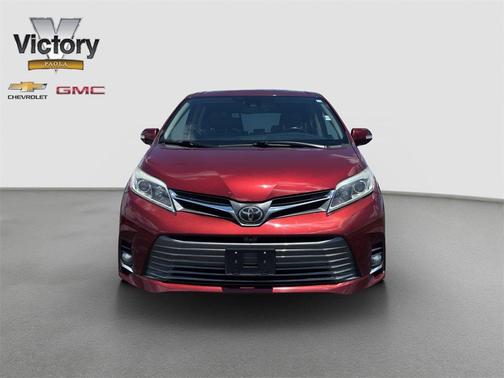 2018 Toyota Sienna XLE
