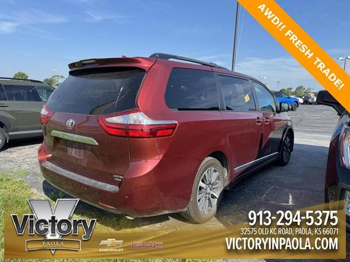 2018 Toyota Sienna XLE