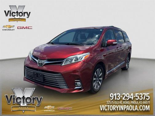 2018 Toyota Sienna XLE