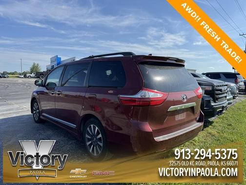 2018 Toyota Sienna XLE