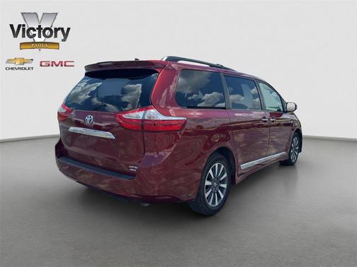 2018 Toyota Sienna XLE