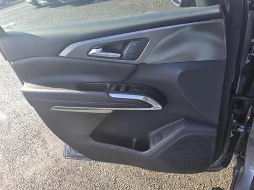 2024 Chevrolet Traverse LS