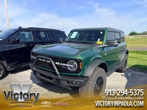 Eruption Green Metallic 2022 Ford Bronco Wildtrak