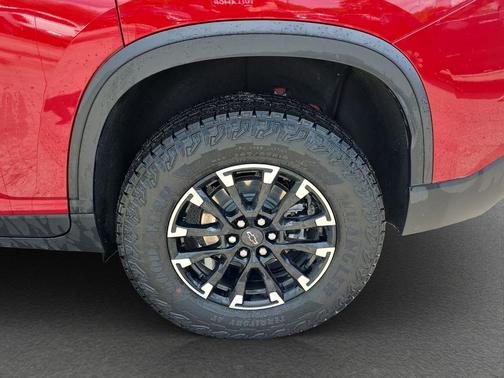 Radiant Red Tintcoat 2026 Chevrolet Traverse AWD Z71