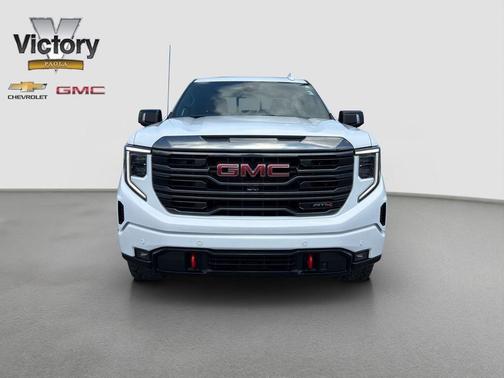 Summit White 2023 GMC Sierra 1500 AT4
