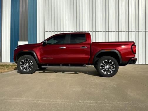 2023 GMC Canyon Denali