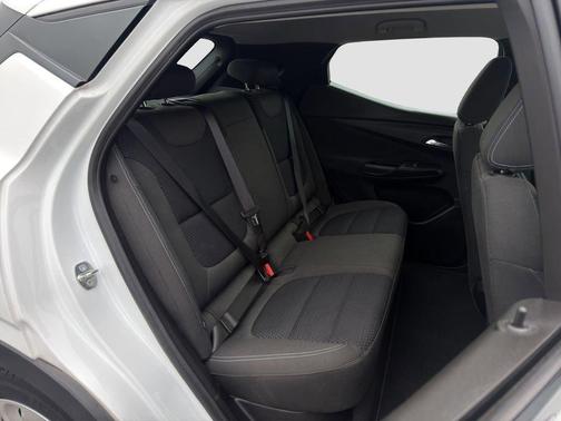 Summit White 2023 Chevrolet Bolt EUV LT