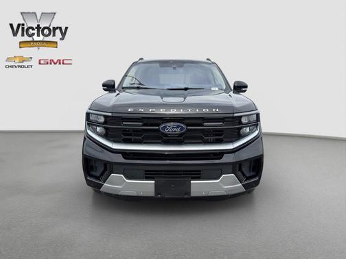 Agate Black Metallic 2025 Ford Expedition Max Platinum