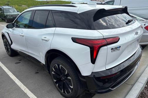 Summit White 2024 Chevrolet Blazer EV eAWD RS