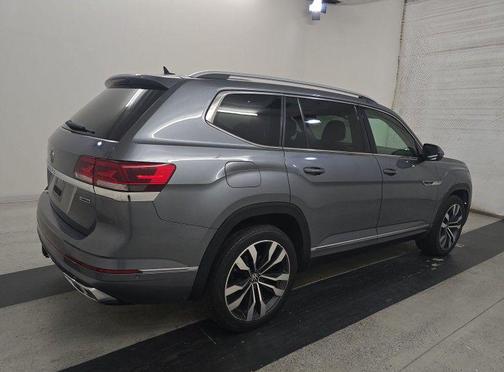 Platinum Gray Metallic 2022 Volkswagen Atlas 3.6L SEL Premium
