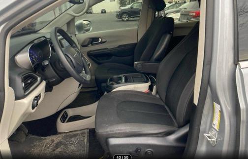 2020 Chrysler Pacifica Touring