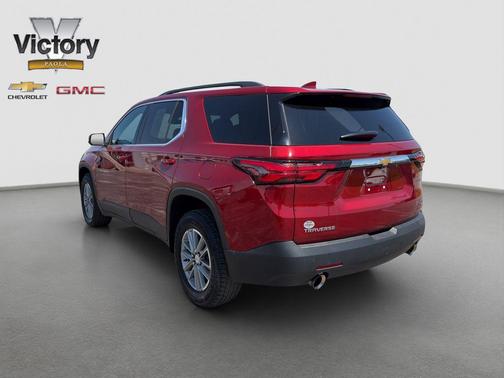 Radiant Red Tintcoat 2023 Chevrolet Traverse LT Cloth