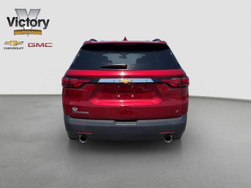 Radiant Red Tintcoat 2023 Chevrolet Traverse LT Cloth