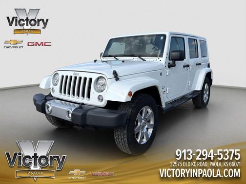 Bright White Clearcoat 2017 Jeep Wrangler Unlimited Sahara