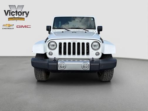 Bright White Clearcoat 2017 Jeep Wrangler Unlimited Sahara