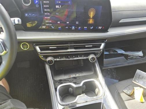 Lakeshore Blue Metallic 2025 Chevrolet Traverse LT