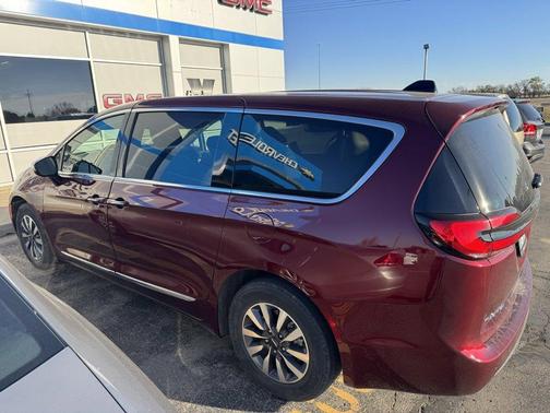 2023 Chrysler Pacifica Hybrid Limited