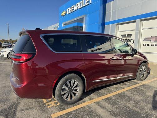2023 Chrysler Pacifica Hybrid Limited