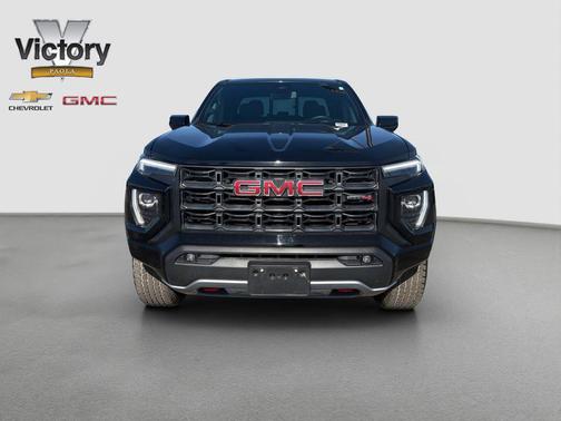 Onyx Black 2023 GMC Canyon AT4