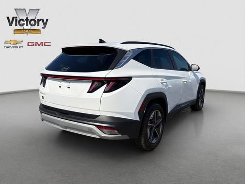 White Pearl 2025 Hyundai TUCSON SEL Convenience