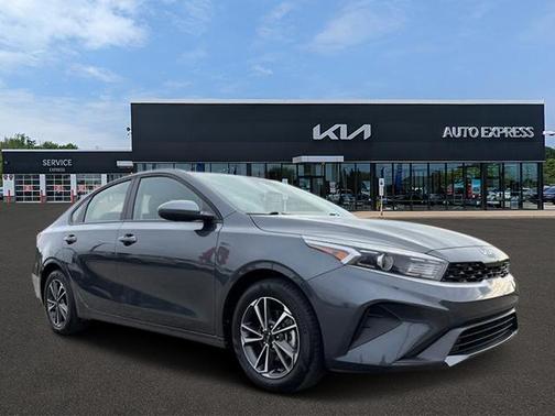 2024 Kia Forte LXS IVT