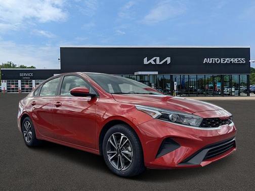 2024 Kia Forte LXS IVT