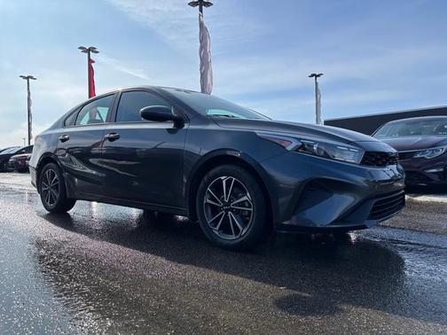 Gravity Gray 2023 Kia Forte LXS IVT Sedan