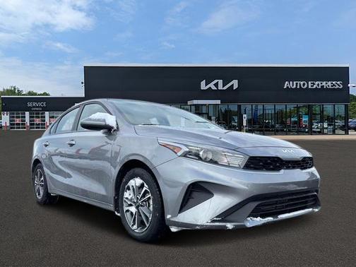 2023 Kia Forte LXS IVT