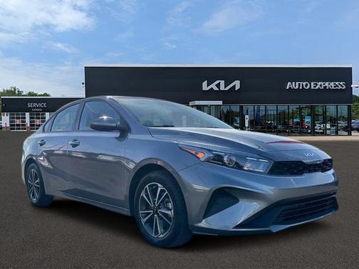2023 Kia Forte LXS IVT