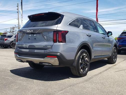 Everlasting Silver 2025 Kia Sorento S AWD