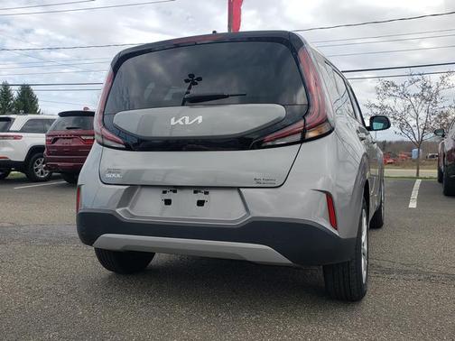 2023 Kia Soul LX IVT