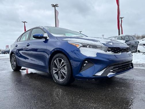 2023 Kia Forte LXS IVT