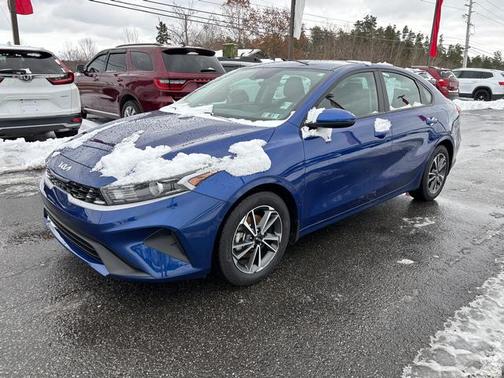 2023 Kia Forte LXS IVT