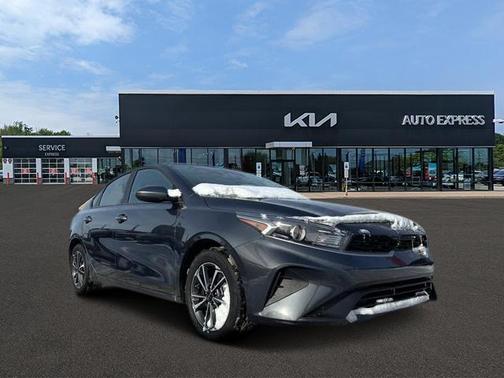 2024 Kia Forte LXS IVT