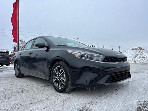 2023 Kia Forte LXS IVT