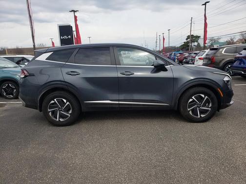 2023 Kia Sportage Hybrid LX AWD