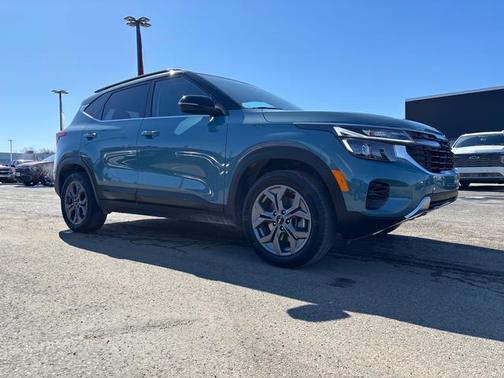 Pluton Blue/Black Roof 2024 Kia Seltos S IVT AWD SUV