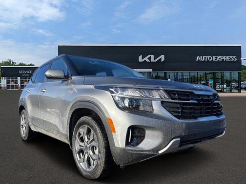 2024 Kia Seltos LX IVT AWD