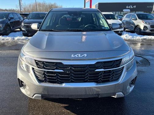 2024 Kia Seltos LX IVT AWD