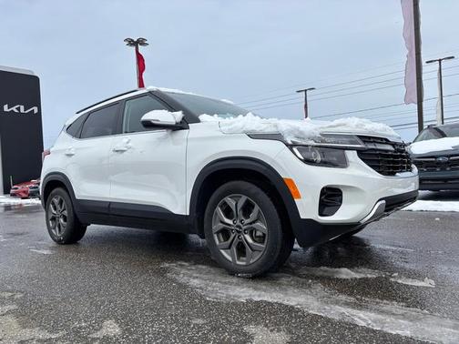 2024 Kia Seltos S IVT AWD
