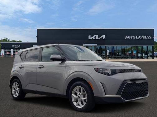 2024 Kia Soul LX IVT