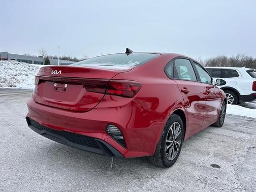 2022 Kia Forte LXS IVT