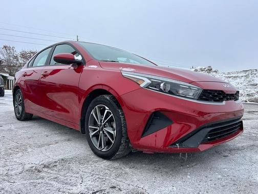 2022 Kia Forte LXS IVT