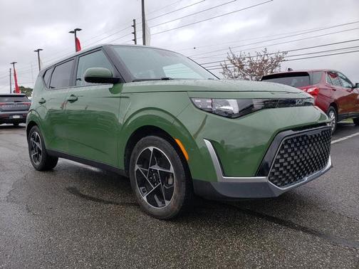 Undercover Green 2023 Kia Soul EX IVT
