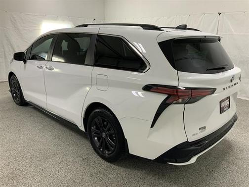 2024 Toyota Sienna XSE 7 Passenger